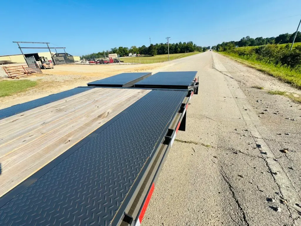 15,990# Deckover Pintle trailer, photo 6