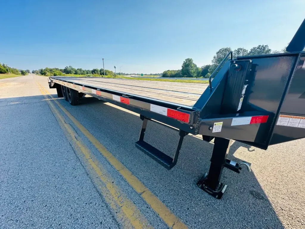 23,990# Deckover Pintle trailer, photo 3
